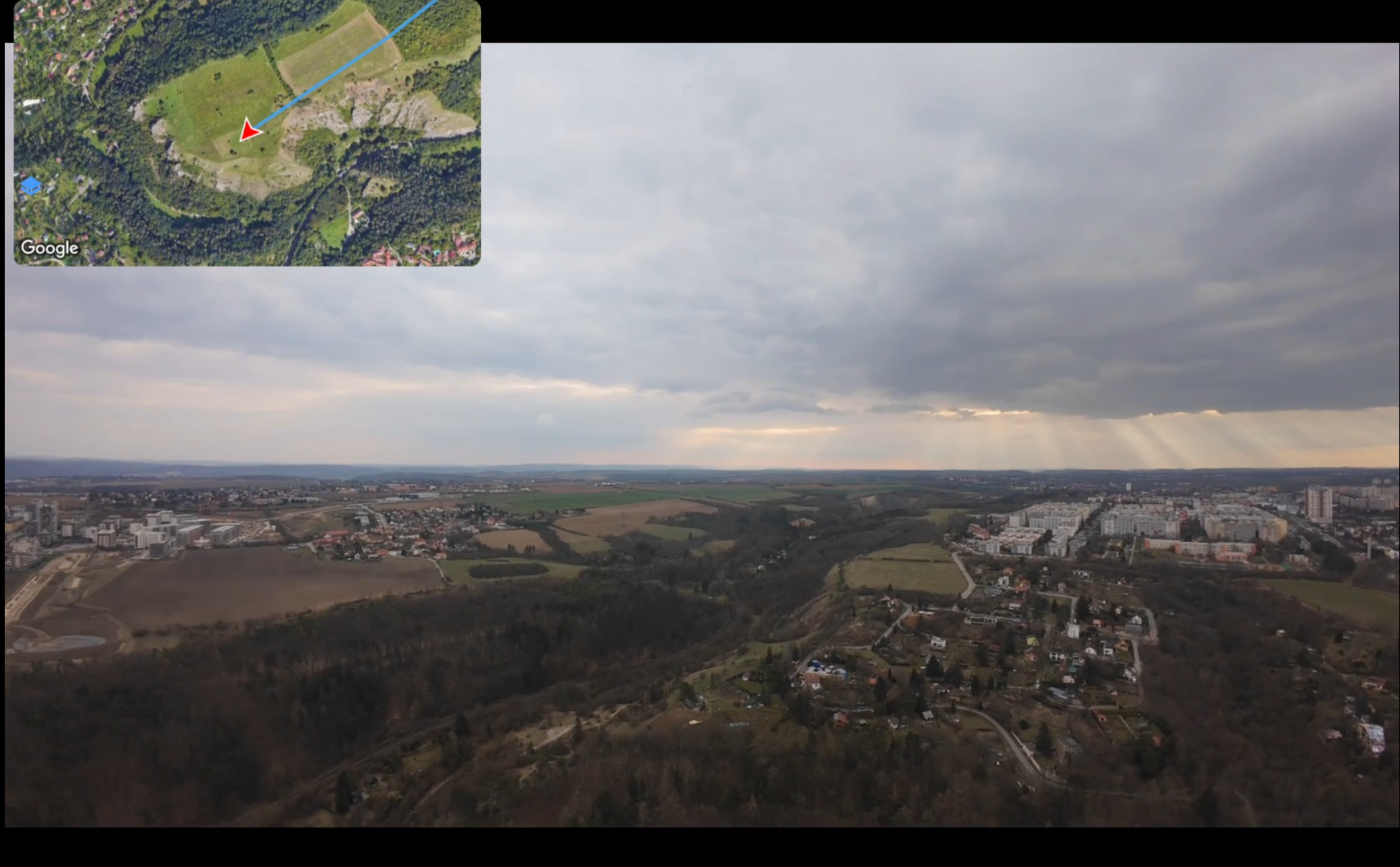 Player map overlay used together with a clean video feed without OSD